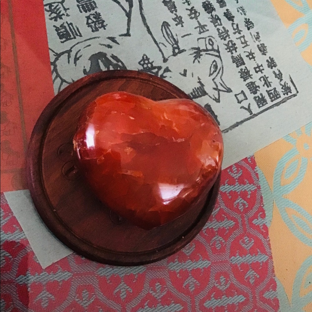 HEART SHAPED ~ CARNELIAN GEMSTONE - Picture 4 of 8